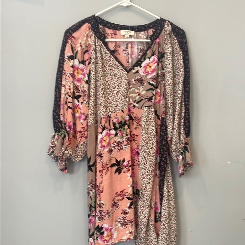 Floral dress casual style black and pink colors